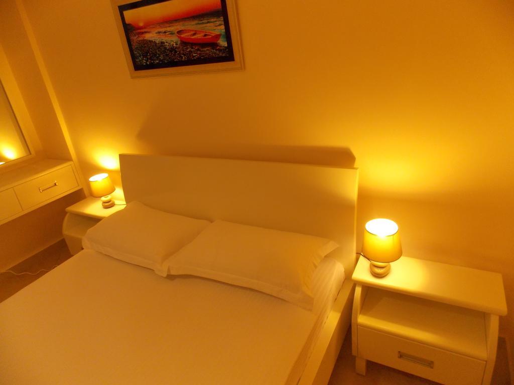 Amber Apartments Sarandë Exterior foto