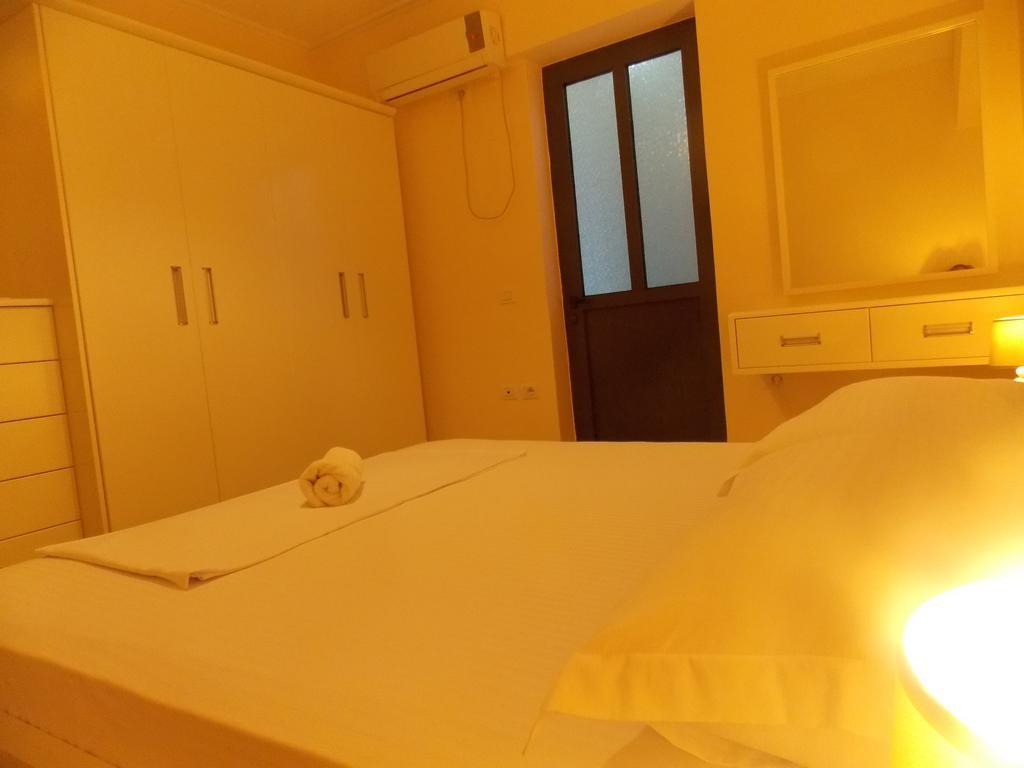 Amber Apartments Sarandë Exterior foto